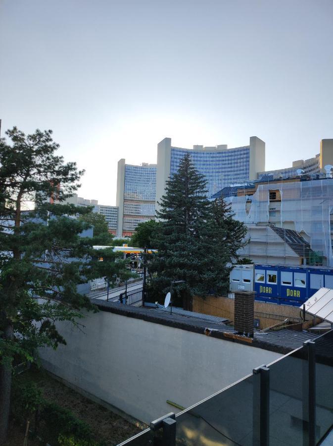 Luxurioeses Penthouse Mit Blick Auf Die Uno-City Und Dem Kaiserwasser. 3Schlafzimmer, 2 Baeder, Privat Lift Ins Apartment Wien Exterior foto