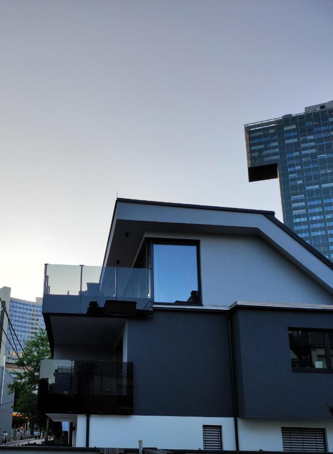Luxurioeses Penthouse Mit Blick Auf Die Uno-City Und Dem Kaiserwasser. 3Schlafzimmer, 2 Baeder, Privat Lift Ins Apartment Wien Exterior foto