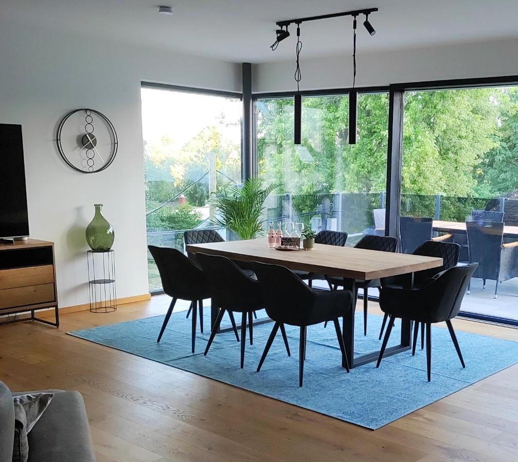 Luxurioeses Penthouse Mit Blick Auf Die Uno-City Und Dem Kaiserwasser. 3Schlafzimmer, 2 Baeder, Privat Lift Ins Apartment Wien Exterior foto