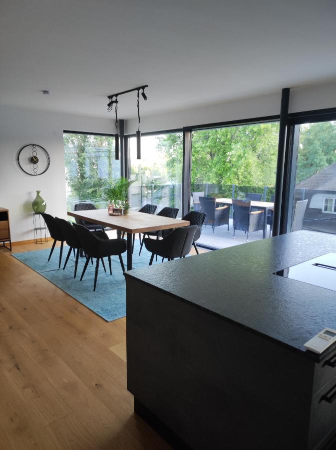 Luxurioeses Penthouse Mit Blick Auf Die Uno-City Und Dem Kaiserwasser. 3Schlafzimmer, 2 Baeder, Privat Lift Ins Apartment Wien Exterior foto