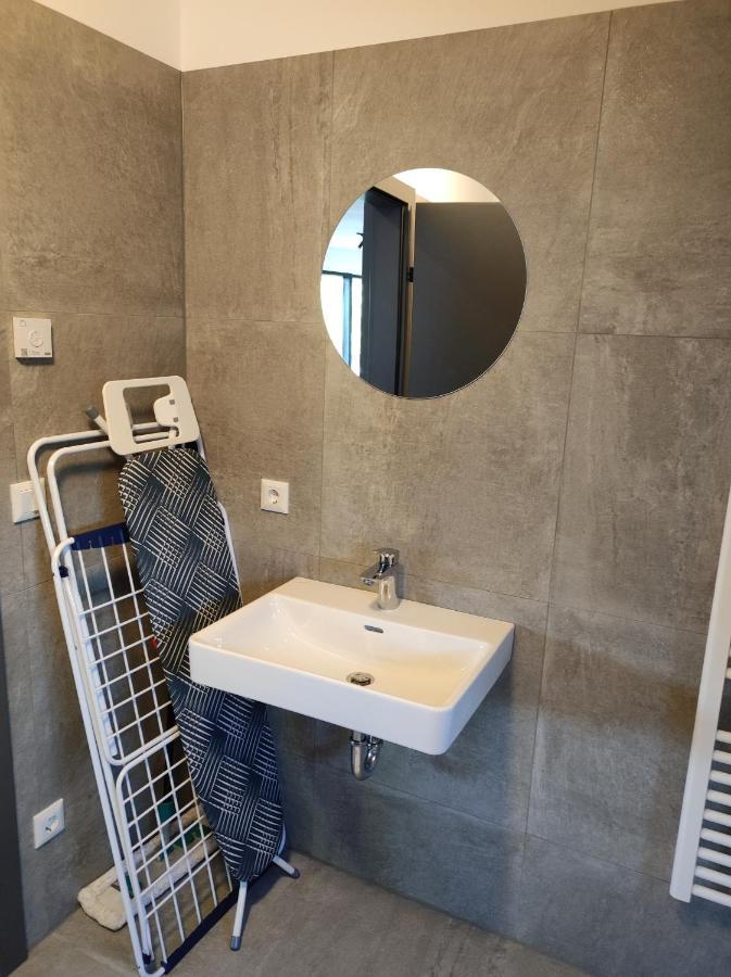 Luxurioeses Penthouse Mit Blick Auf Die Uno-City Und Dem Kaiserwasser. 3Schlafzimmer, 2 Baeder, Privat Lift Ins Apartment Wien Exterior foto