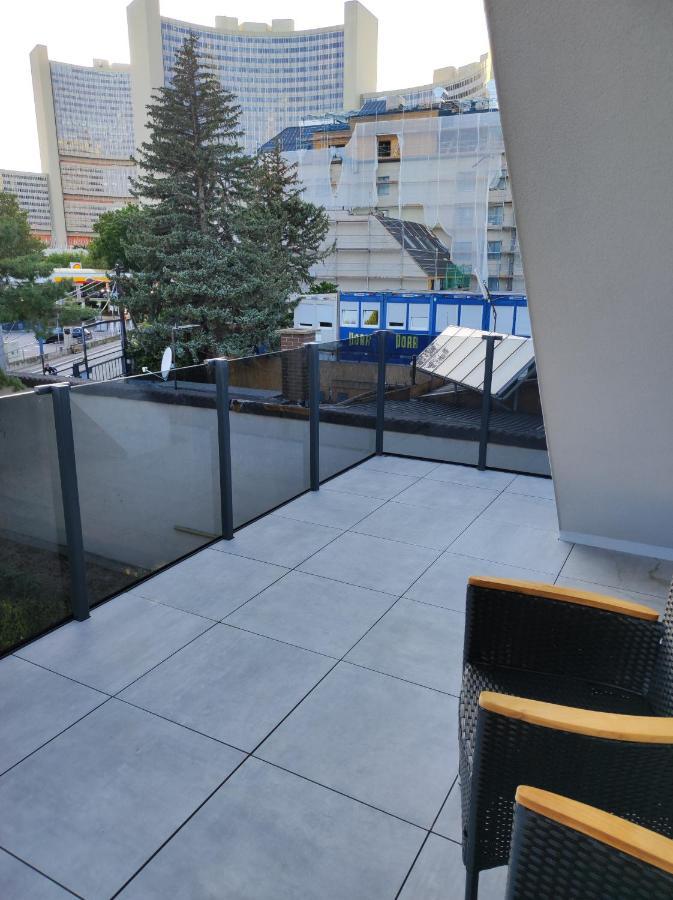 Luxurioeses Penthouse Mit Blick Auf Die Uno-City Und Dem Kaiserwasser. 3Schlafzimmer, 2 Baeder, Privat Lift Ins Apartment Wien Exterior foto