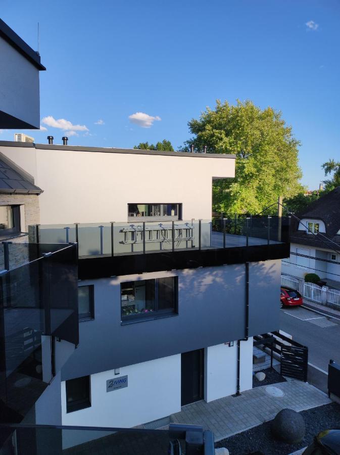 Luxurioeses Penthouse Mit Blick Auf Die Uno-City Und Dem Kaiserwasser. 3Schlafzimmer, 2 Baeder, Privat Lift Ins Apartment Wien Exterior foto